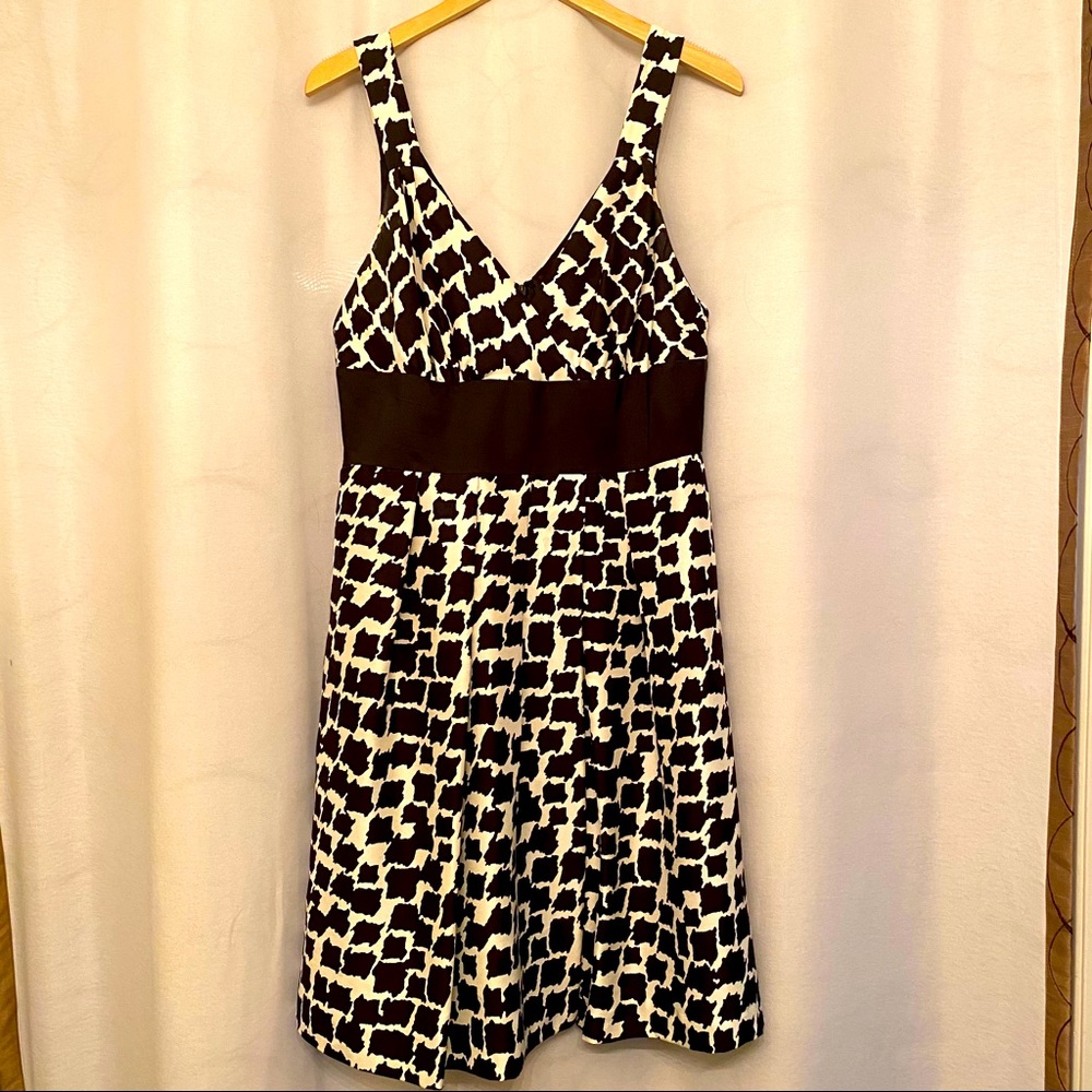 Black & White cocktail dress with POCKETS! | WHBM